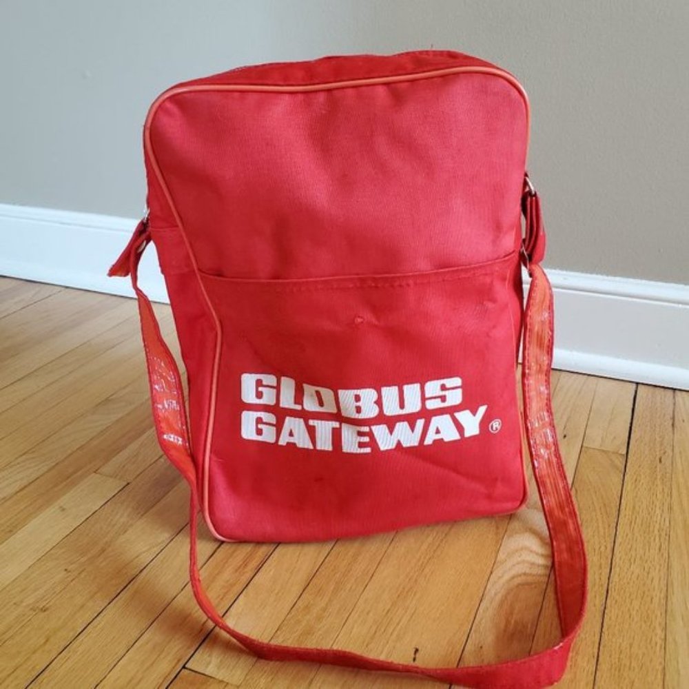 🐸 Vintage Globus Gateways Red messenger bag